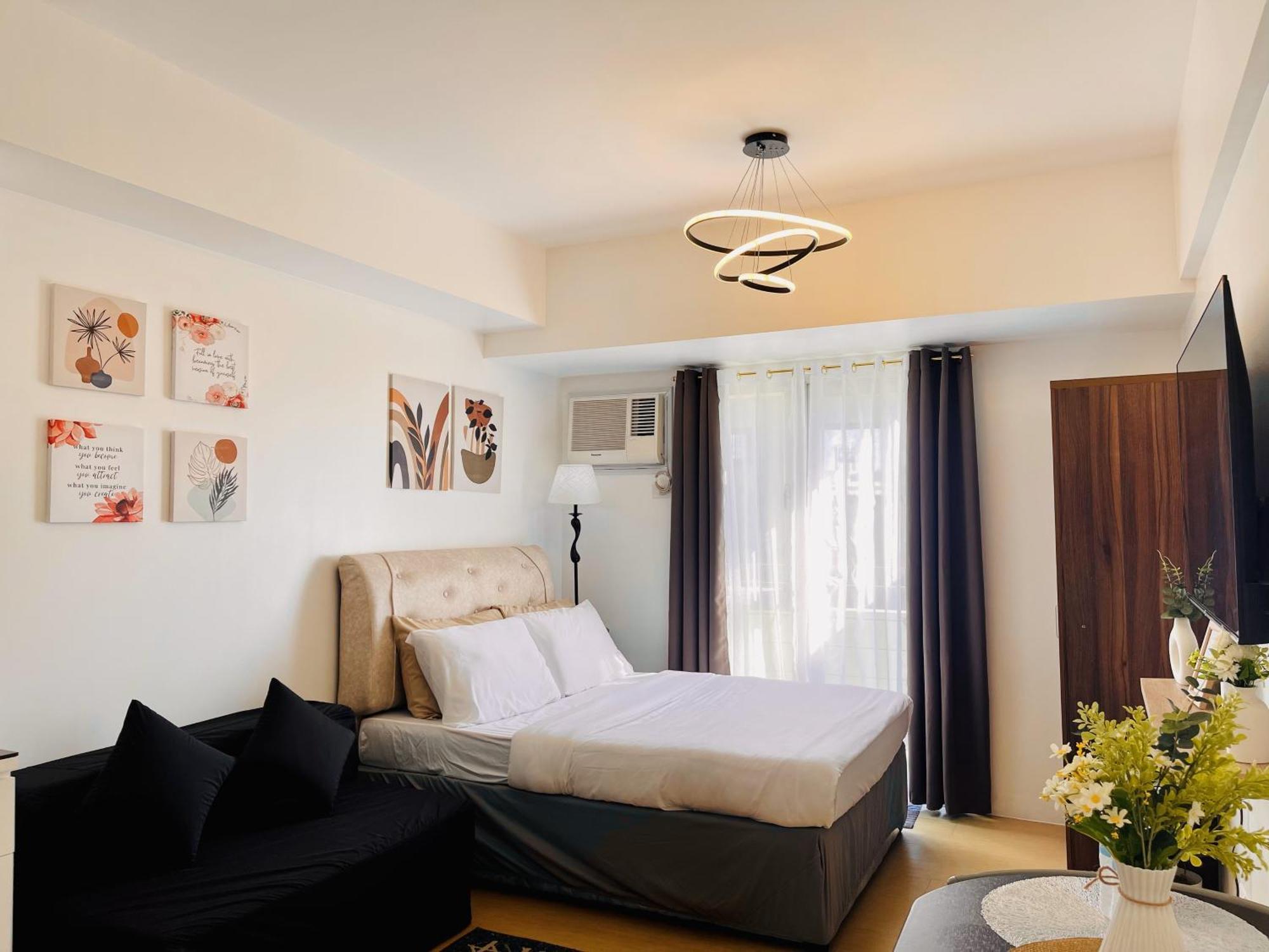 Cozy W/ Balcony At Centrio Towers Beside Ayala Mall Cagayan de Oro