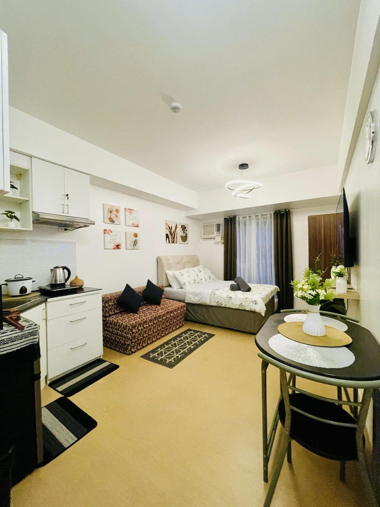 Cozy W/ Balcony At Centrio Towers Beside Ayala Mall * Cagayan de Oro
