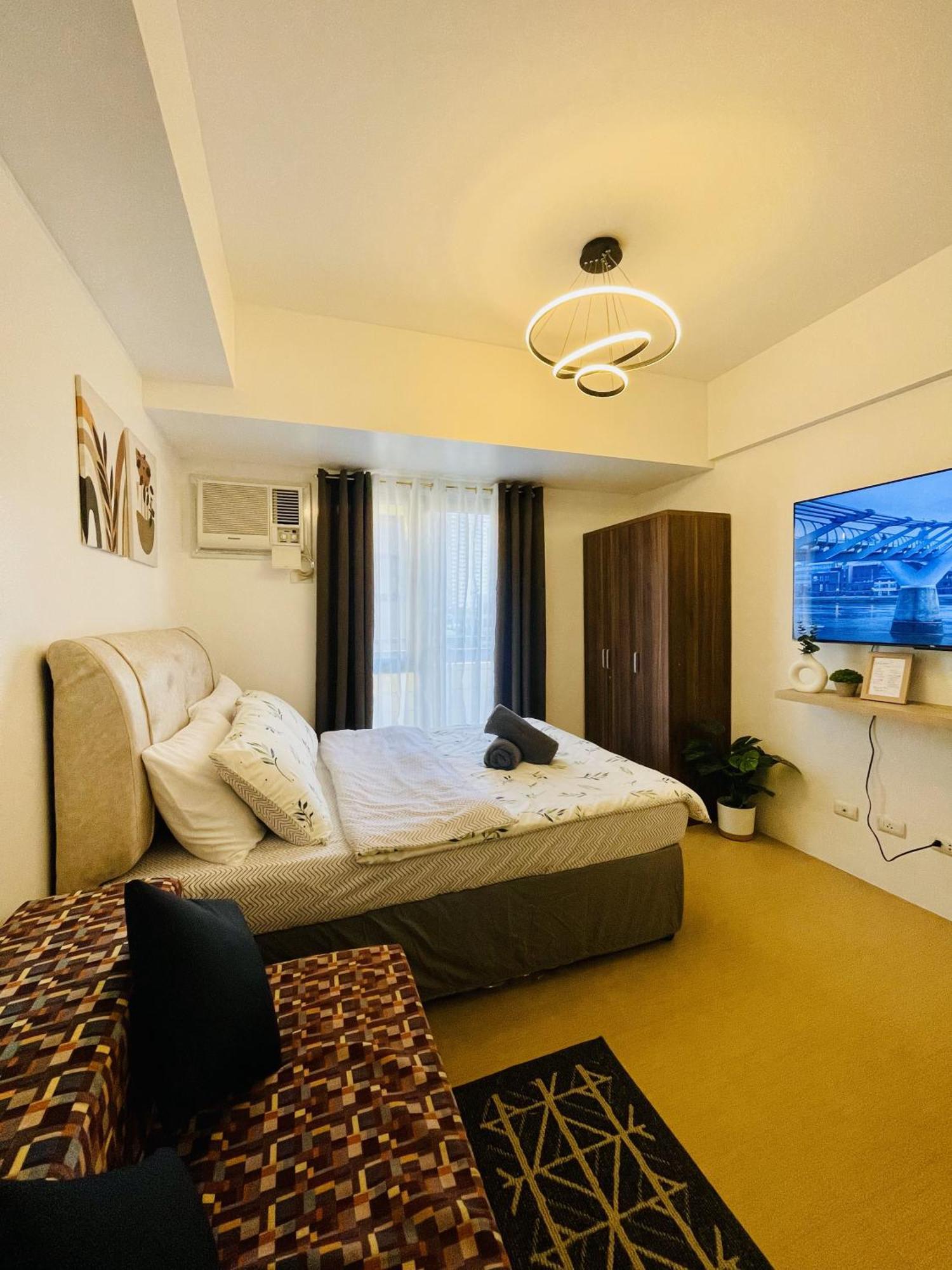 Cozy W/ Balcony At Centrio Towers Beside Ayala Mall Cagayan de Oro