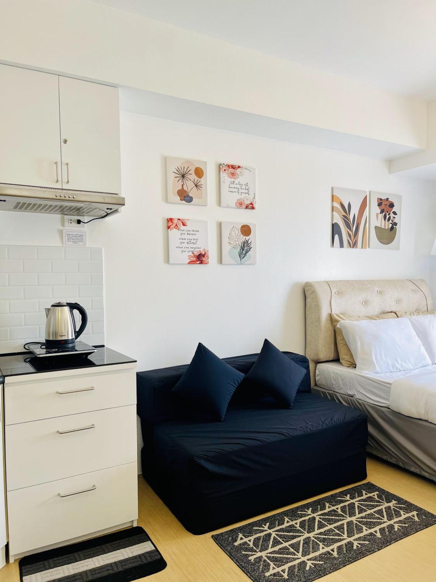 Apartment Cozy W/ Balcony At Centrio Towers Beside Ayala Mall