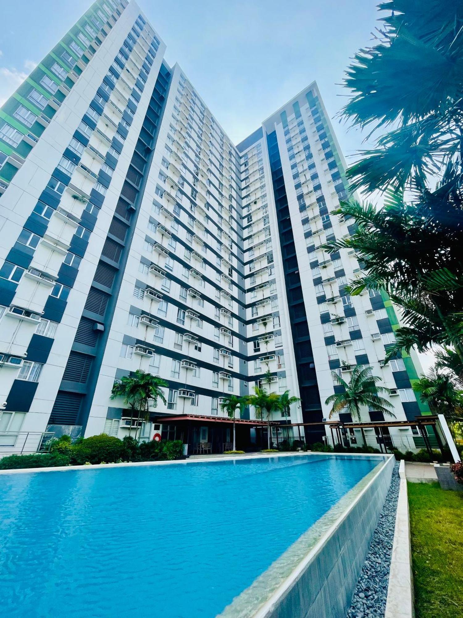 Cozy W/ Balcony At Centrio Towers Beside Ayala Mall * Cagayan de Oro