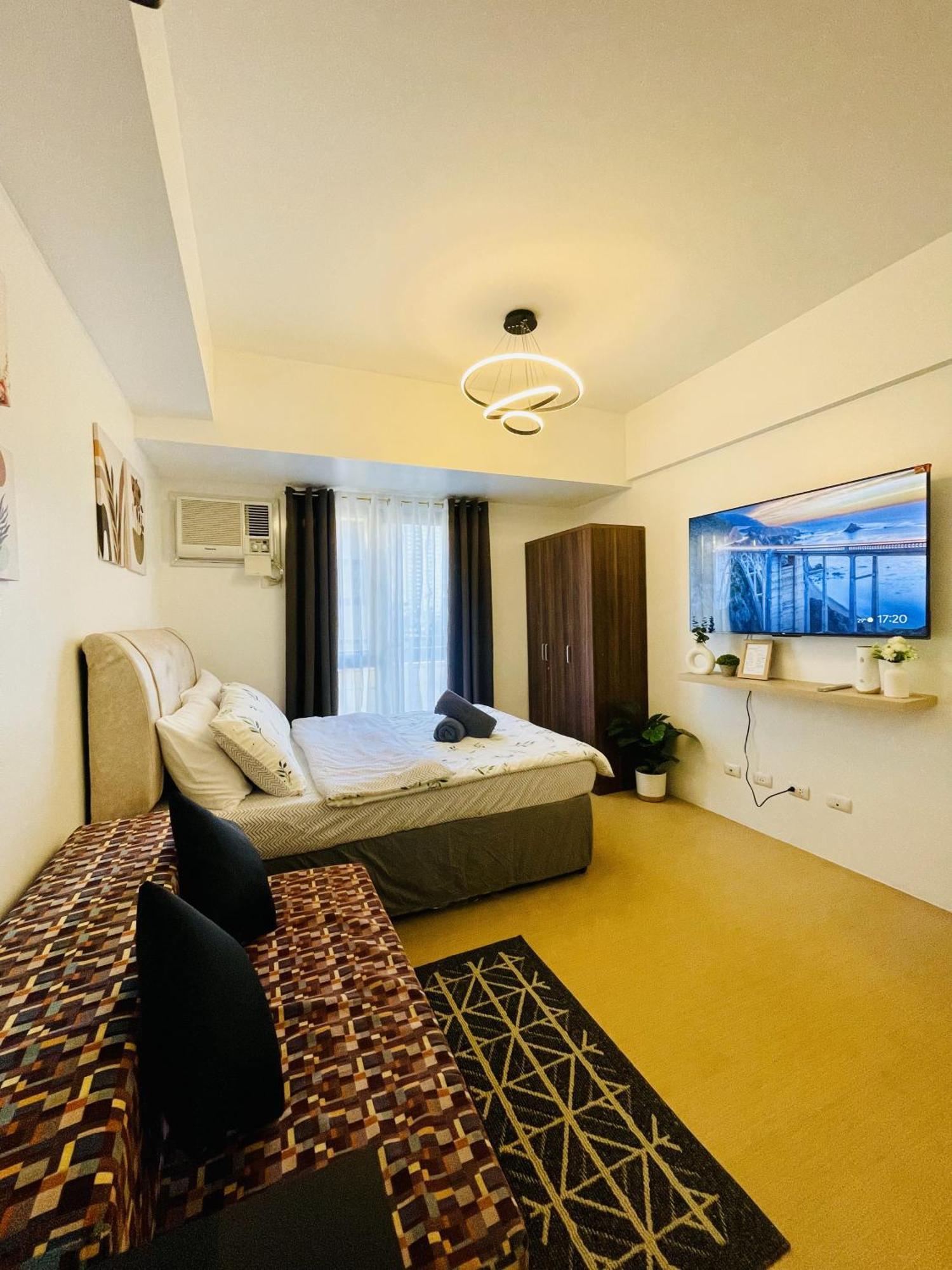 Cozy W/ Balcony At Centrio Towers Beside Ayala Mall Cagayan de Oro