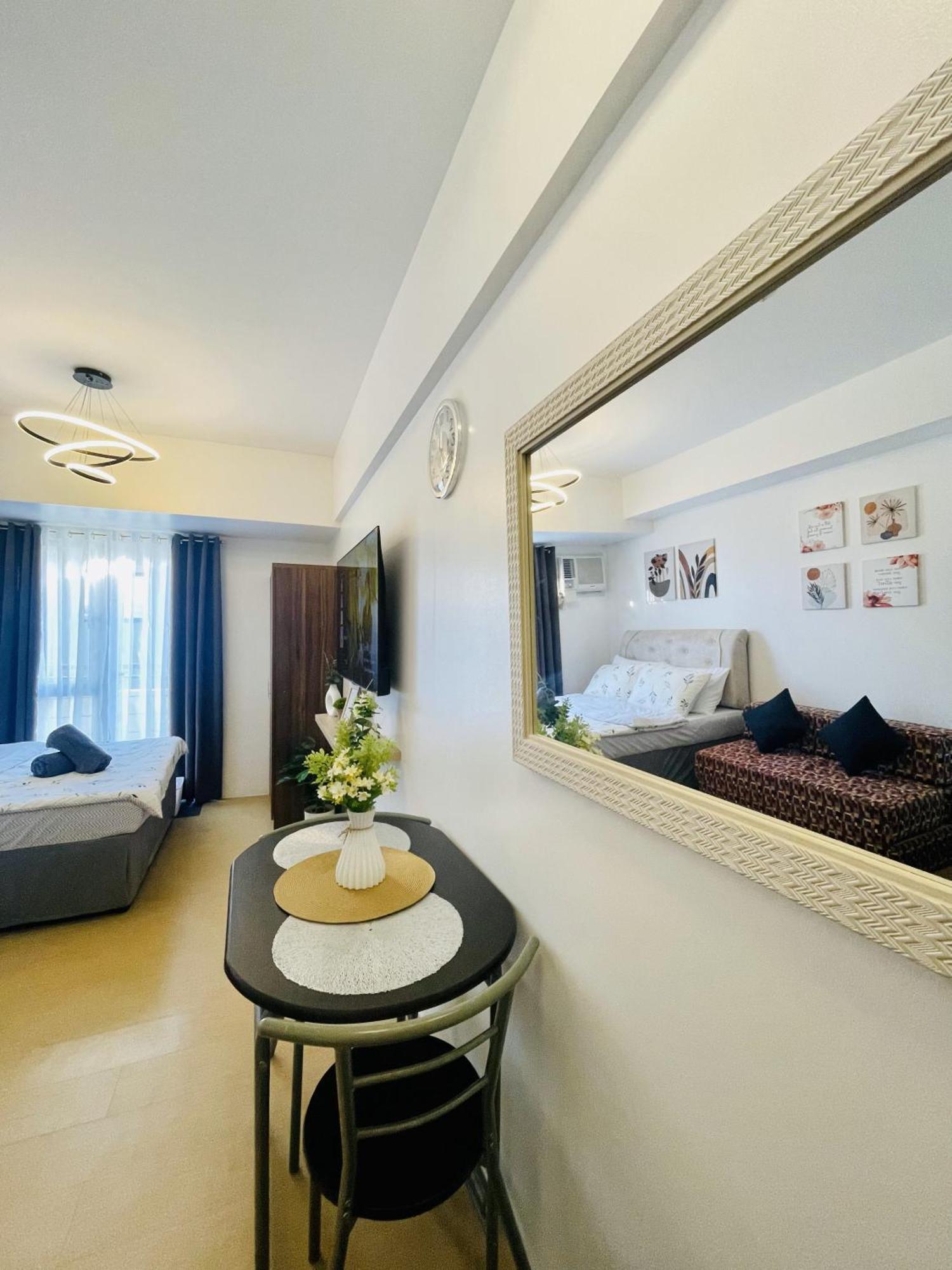 Cozy W/ Balcony At Centrio Towers Beside Ayala Mall Cagayan de Oro