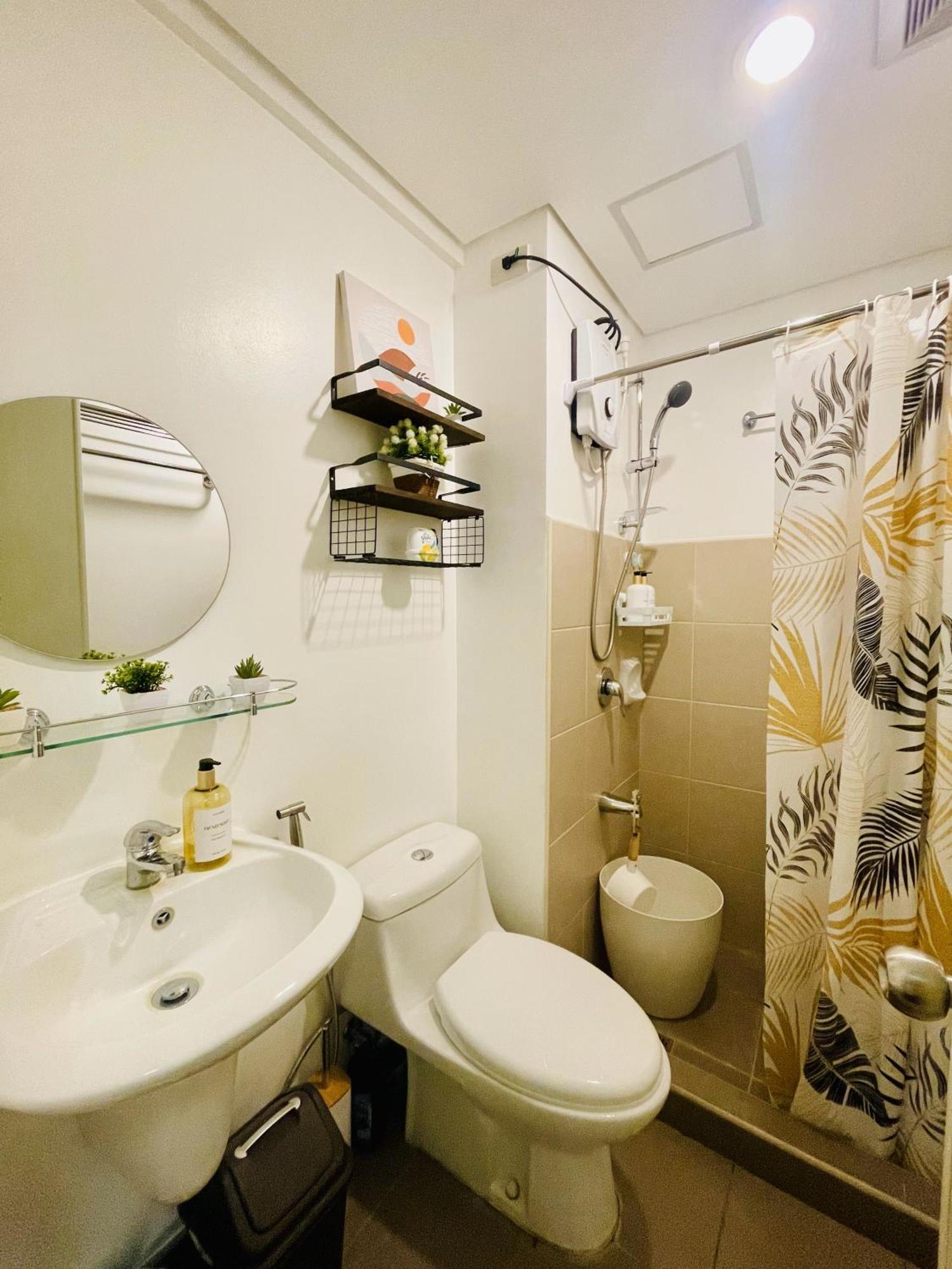 Cozy W/ Balcony At Centrio Towers Beside Ayala Mall Cagayan de Oro
