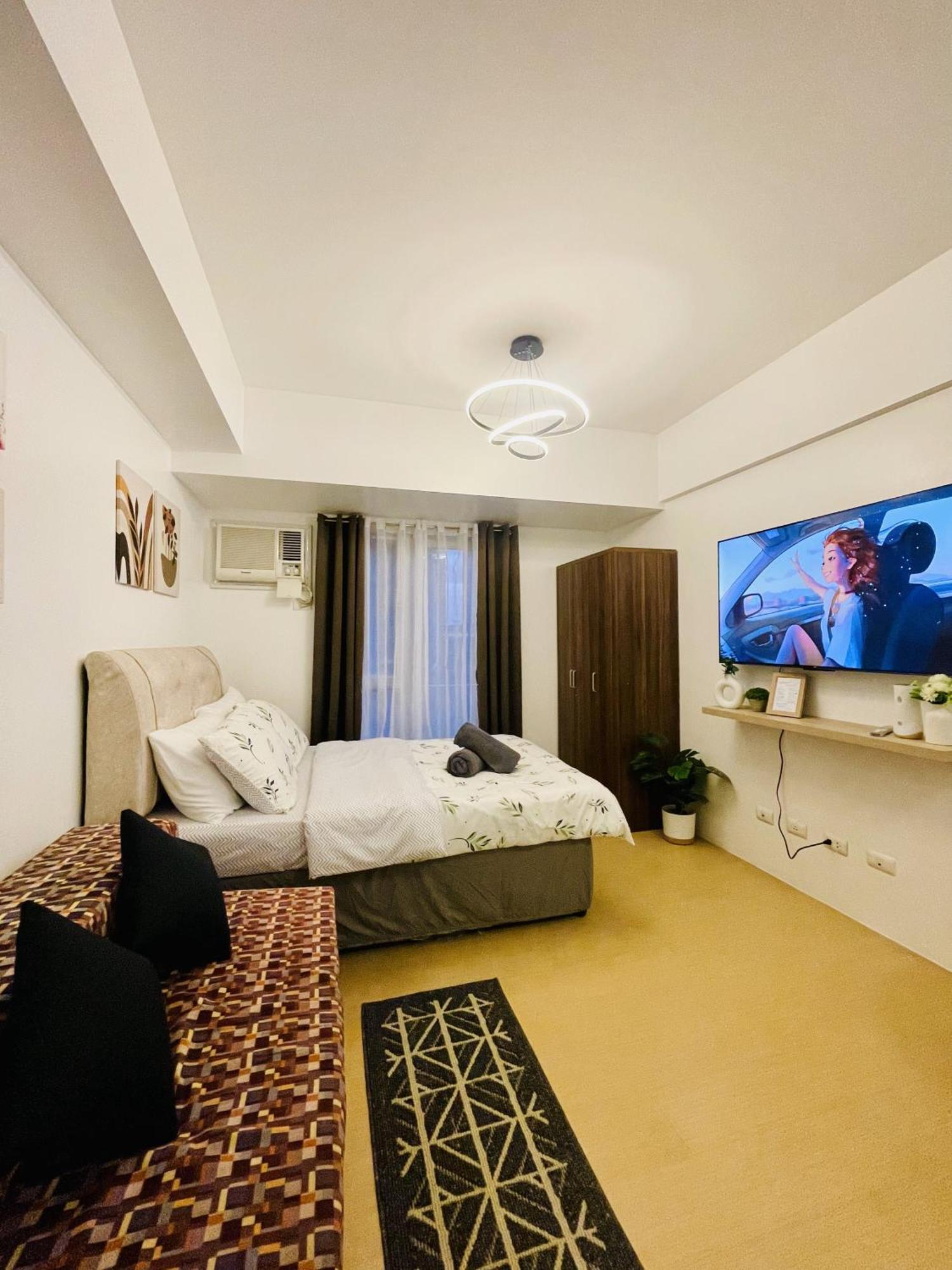 Cozy W/ Balcony At Centrio Towers Beside Ayala Mall Cagayan de Oro