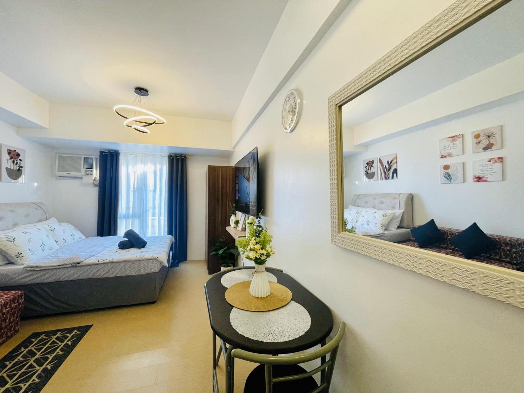 Cozy W/ Balcony At Centrio Towers Beside Ayala Mall * Cagayan de Oro